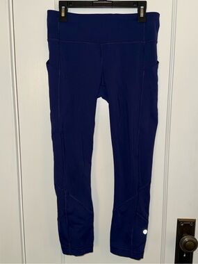 Lululemon Pace Rival Crop in dark blue - size 4